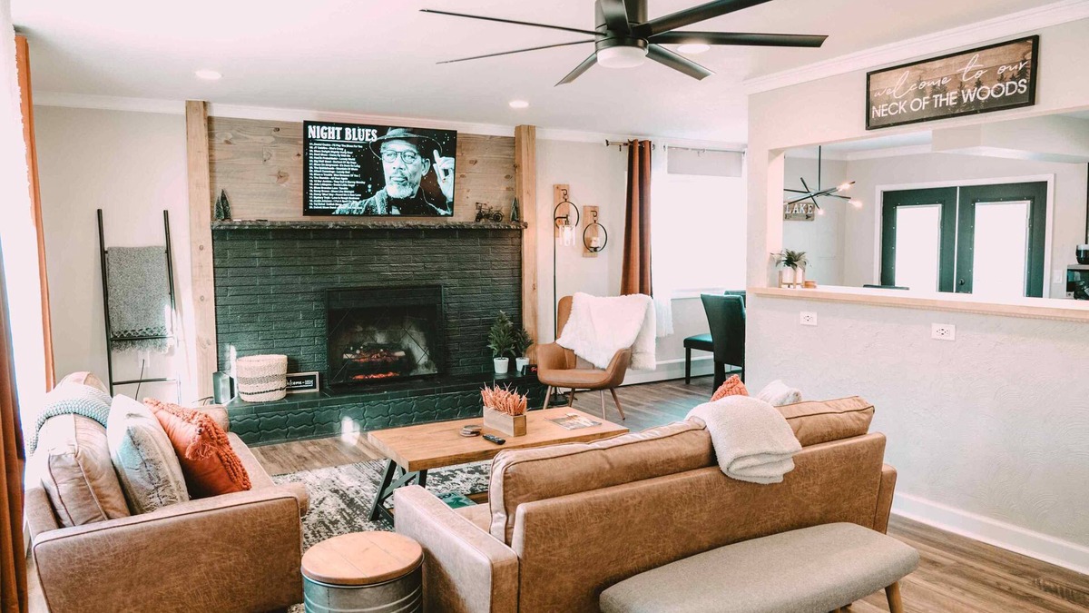 Palmer Lake House | Charming & Modern Lakefront Home - Hiking, Biking & Kayaking.