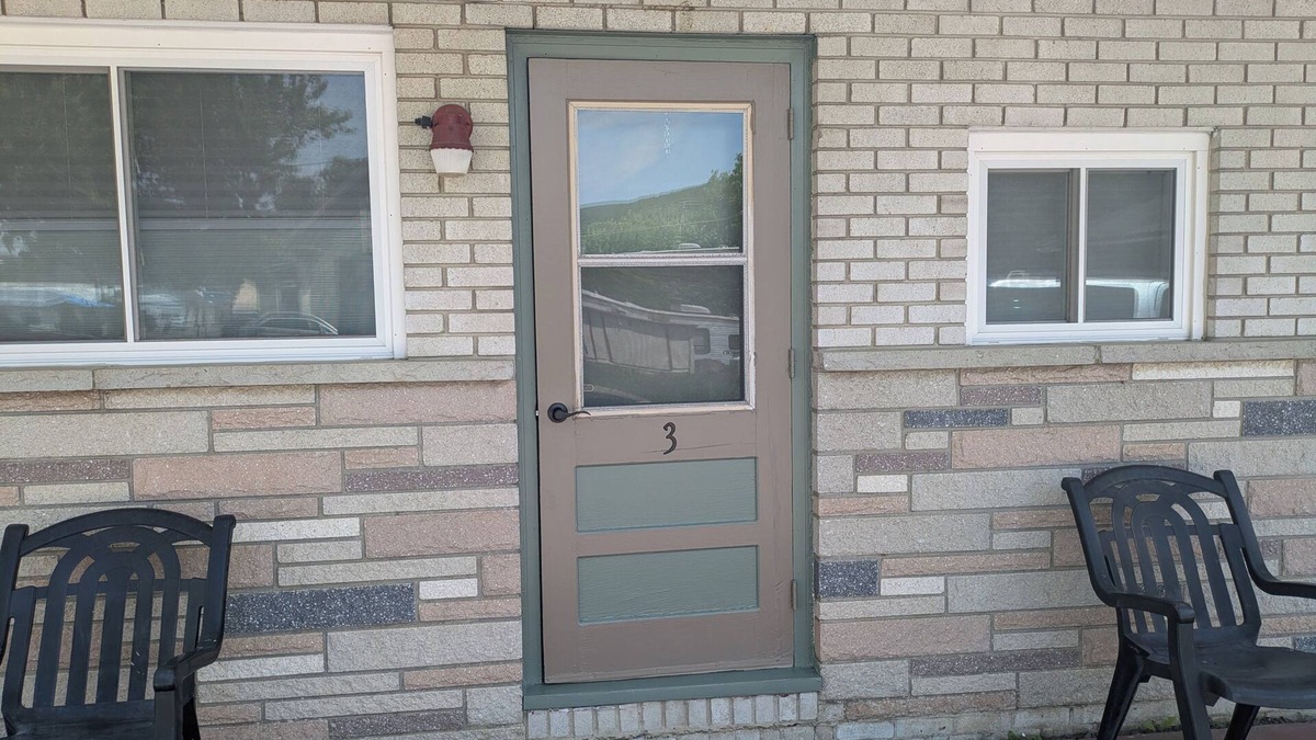 Canaan Hotel | Charming motel room #3 with AC and WiFi in enjoyable Canaan