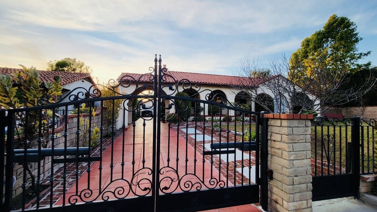 Monrovia House | Charming Mountain Hideaway - Detached One Bedroom ADU in Monrovia/LA