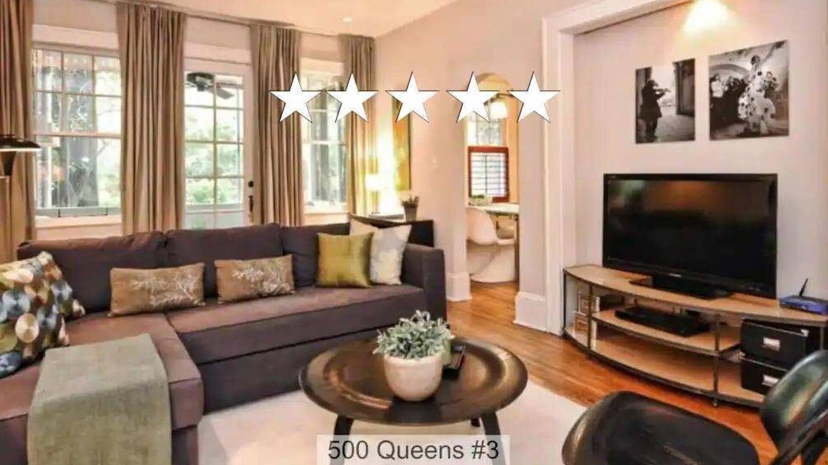 Cherry Condo | Charming Myers Park 2BR King Condo | Porch