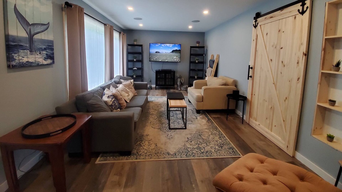 Prince Rupert House | Charming Nautical Themed Stay!