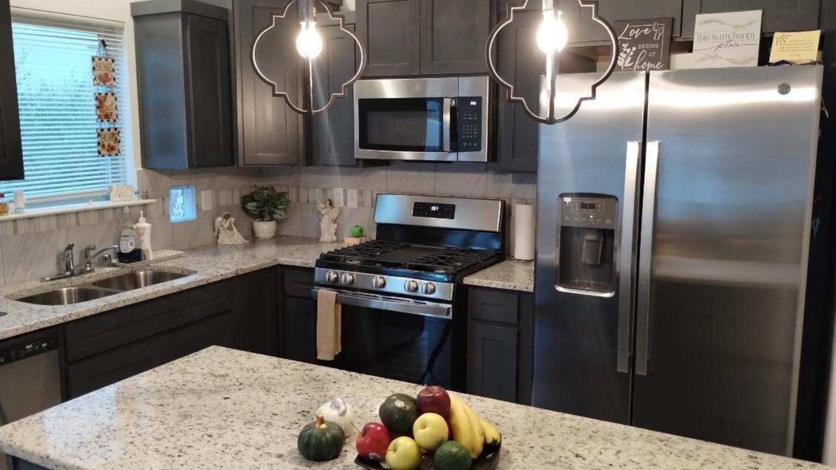 Biggs Field House | Charming New 2-Bedroom Home with AC and WiFi in El Paso. Best shopping & Food