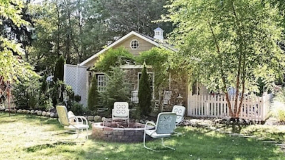 New Buffalo Cottage | Charming New Buffalo Cottage