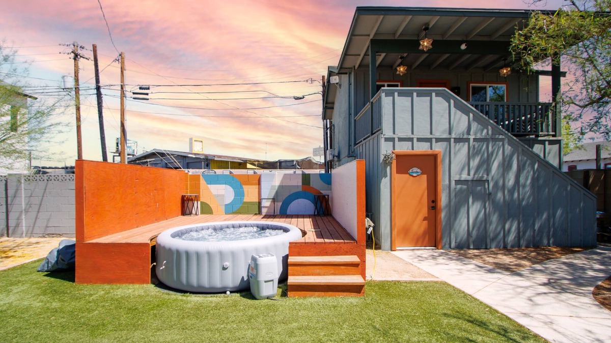Governmental Mall House | Charming "NEW" Hot Tub Retreat - Prime Location Mins to Downtown & PHX Airport