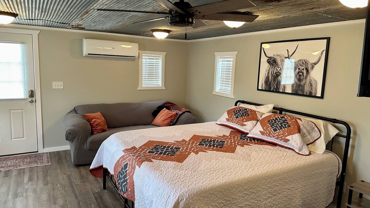 Farmers Retreat House | Charming new tiny house-Friendship IN