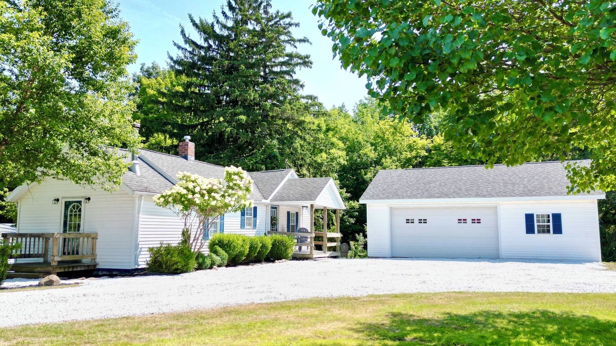 Geneva House | Charming- Newly Listed, SPIRE, GOTL, Wineries