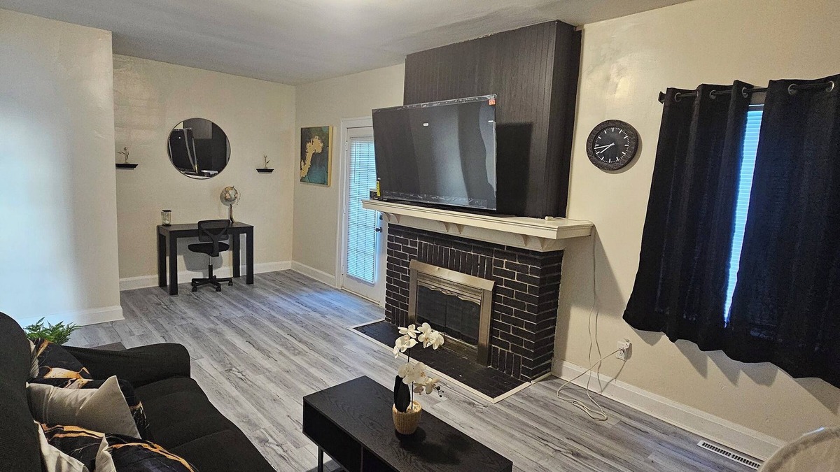 Danville House | Charming newly renovated 2-bedroom house with AC, WiFi in nice neighborhood