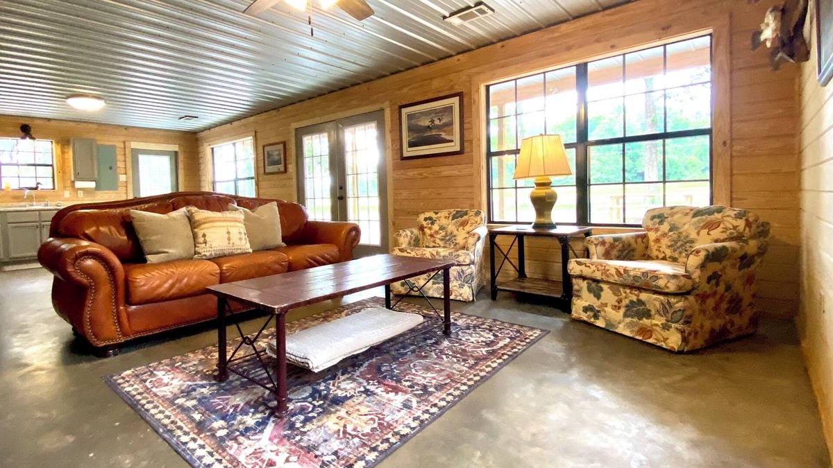 Sardis Cabin | Charming Newly Renovated 2-Bedroom Cabin with highspeed WiFi, in peaceful Sardis