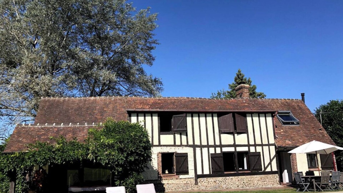 Bonnefoi House | Charming Normandy country house, swimming pool and guest house.