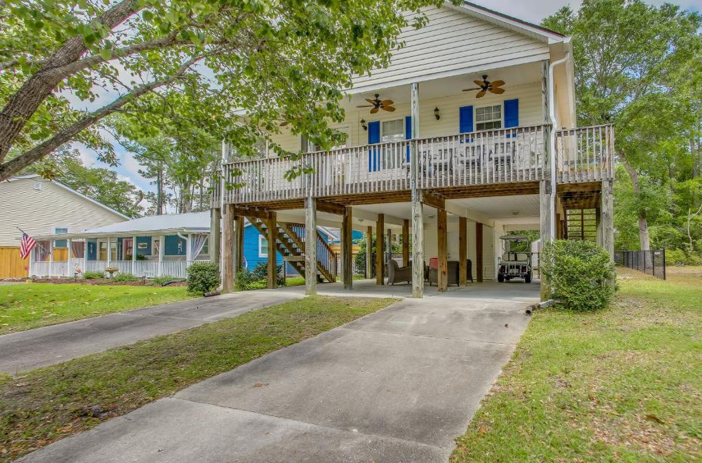 Tranquil Harbour House | Charming Oak Island Home 1 Mi to Beach!