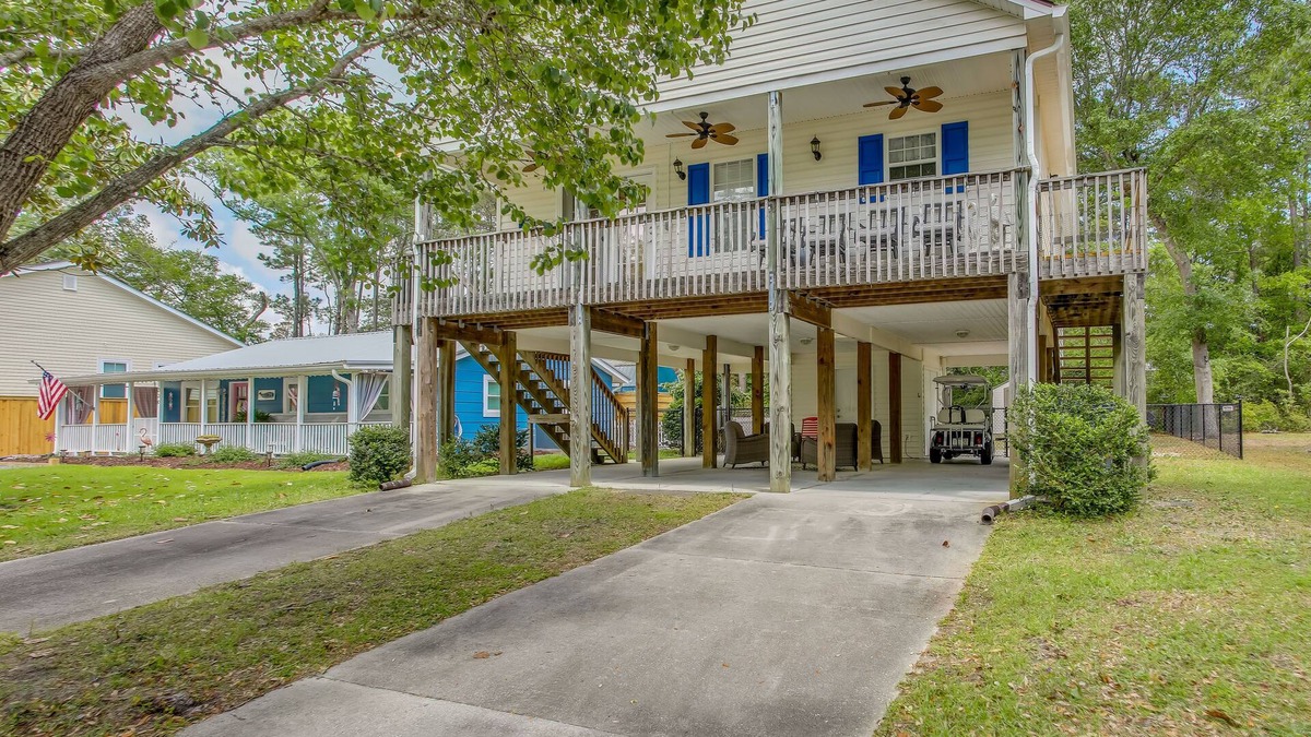 Tranquil Harbour House | Charming Oak Island Home 1 Mi to Beach!