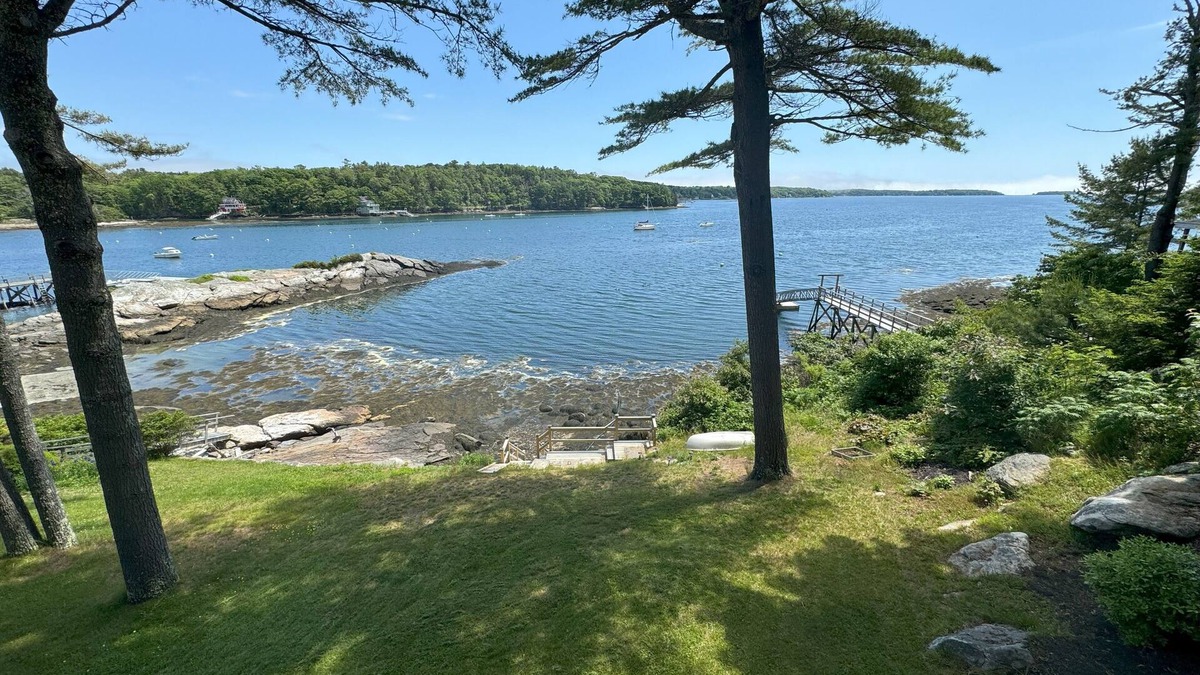 Bayville Cottage | Charming ocean-front cottage, stunning views of Linekin Bay out to Gulf of Maine