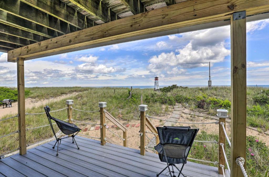 Salisbury House | Charming Oceanfront Home on Salisbury Beach