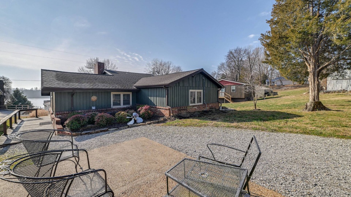 Cave-in-Rock House | Charming Ohio River Home with Water Views & Porch!
