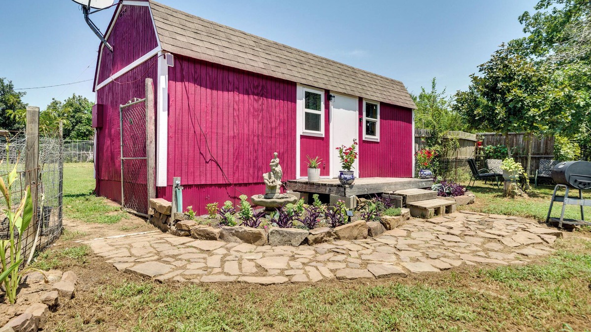 Rufe Apartment | Charming Oklahoma Retreat w/Grill - Pets Welcome!