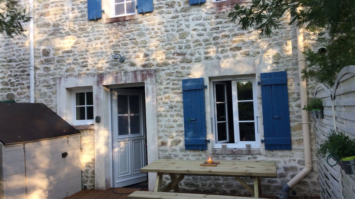 Le Chateau-d'Oleron House | CHARMING OLERONNAISE HOUSE IN QUIET