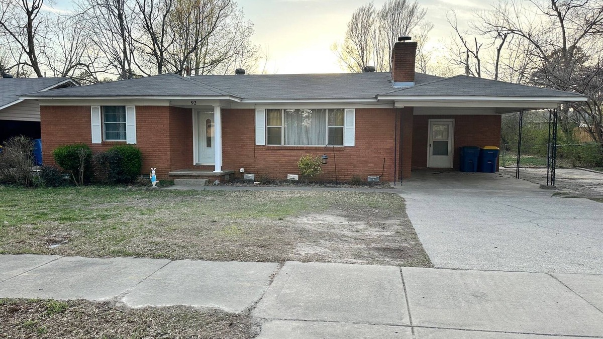 Cabot House | Charming old 3-bedroom house with WiFi, & central heat & air in central Cabot