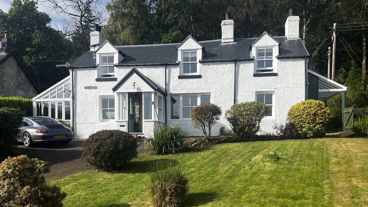 Furnace Cottage | Charming Old Schoolhouse - Cosy 3 Bedroom Cottage