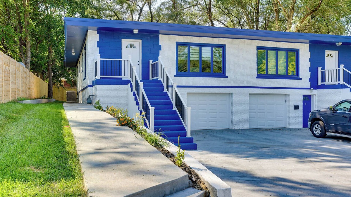Omaha House | Charming Omaha Getaway - 3 Mi to Baxter Arena!