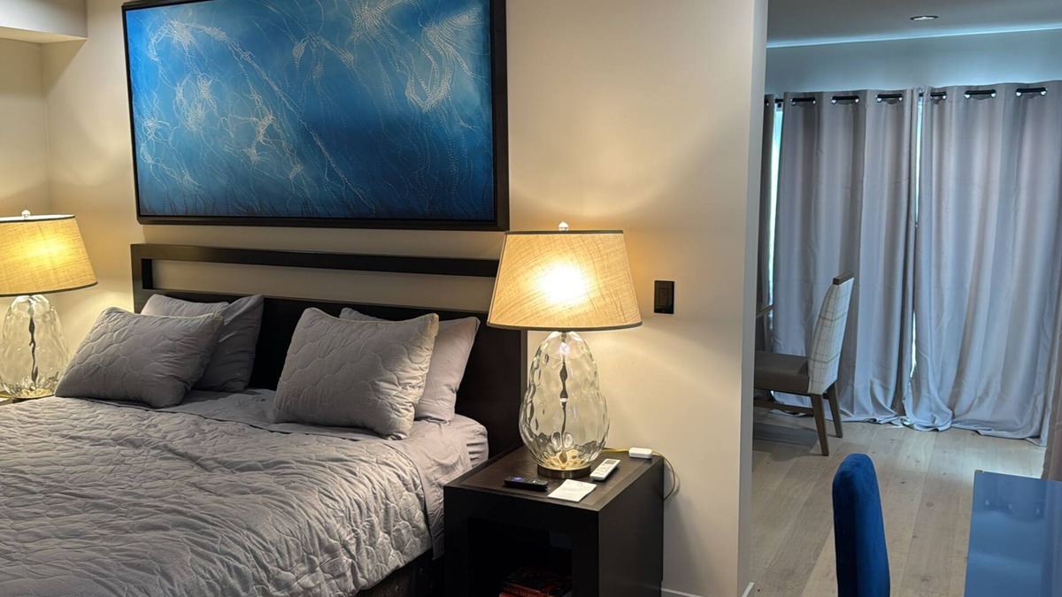 Boyle Heights House | Charming One-Bedroom Suite in lovely Los Angeles with AC, WiFi