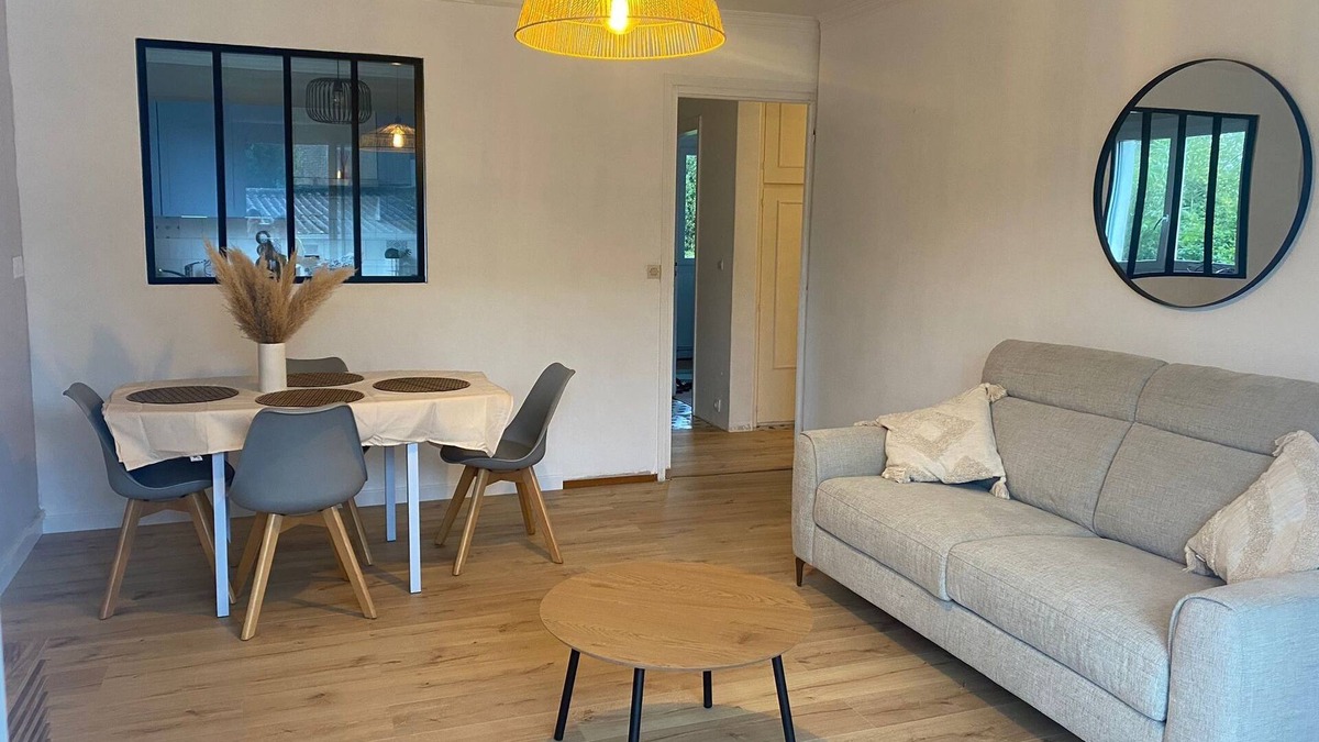 Vannes Apartment | Charming one-bedroom apartment close to Conleau