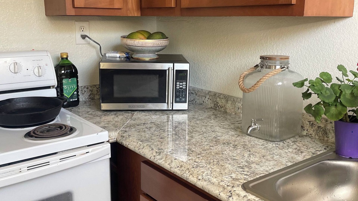 South Mountain Apartment | Charming one -bedroom apartment with AC, WiFi ,Sparkling pool and laundry unit