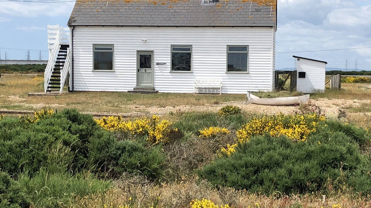 Dungeness Cottage | Charming original fisherman’s cottage on Dungeness Beach