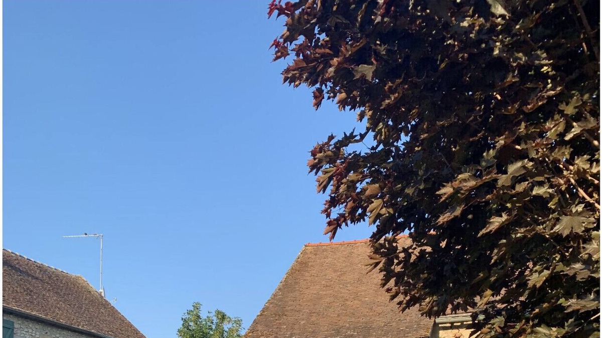 Videlles Condo | Charming outbuilding in a pretty farmhouse