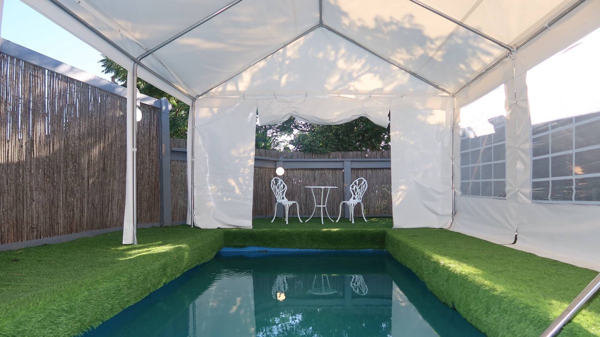 Safed Ski Chalet | ★Charming Pastoral Holiday Cabin ~ Pool & Hot Tub★