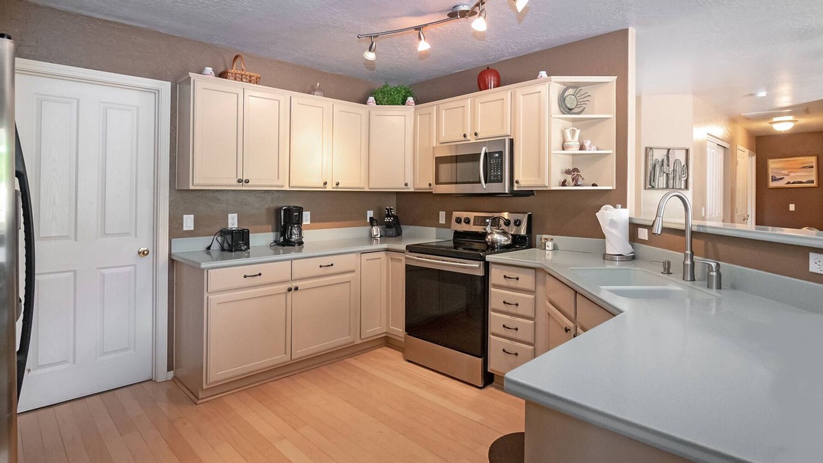 Oak Creek House | Charming & Peaceful 3 Bedroom Home! - Canyon Diablo - S108