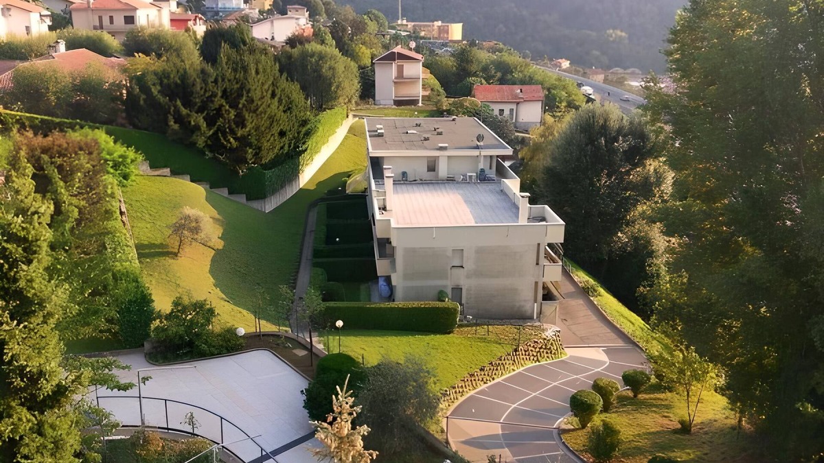 Como Apartment | Charming Penthouse, with balcony and large terrace