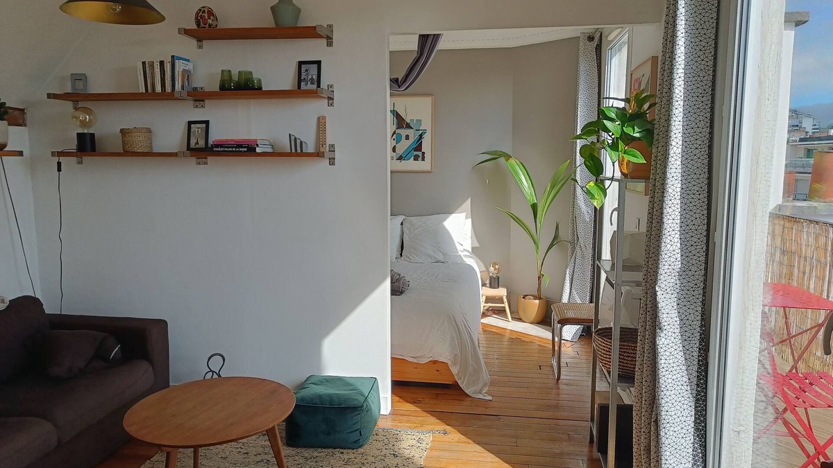 20th Arrondissement Apartment | Charming Pere-Lachaise Appartment