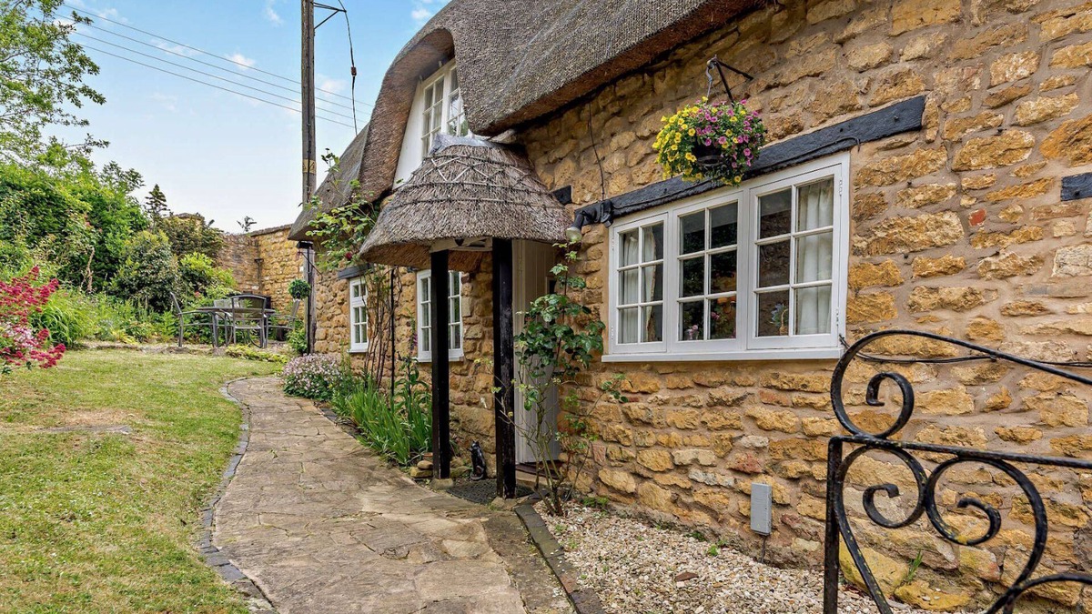 Ebrington Cottage | Charming period dog friendly cottage - Tythe Barn Cottage