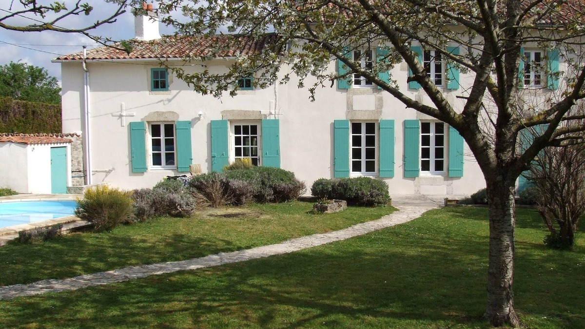 Lozay House | Charming Period House With Private Heated Pool Nr St Jean D'angely, Charente