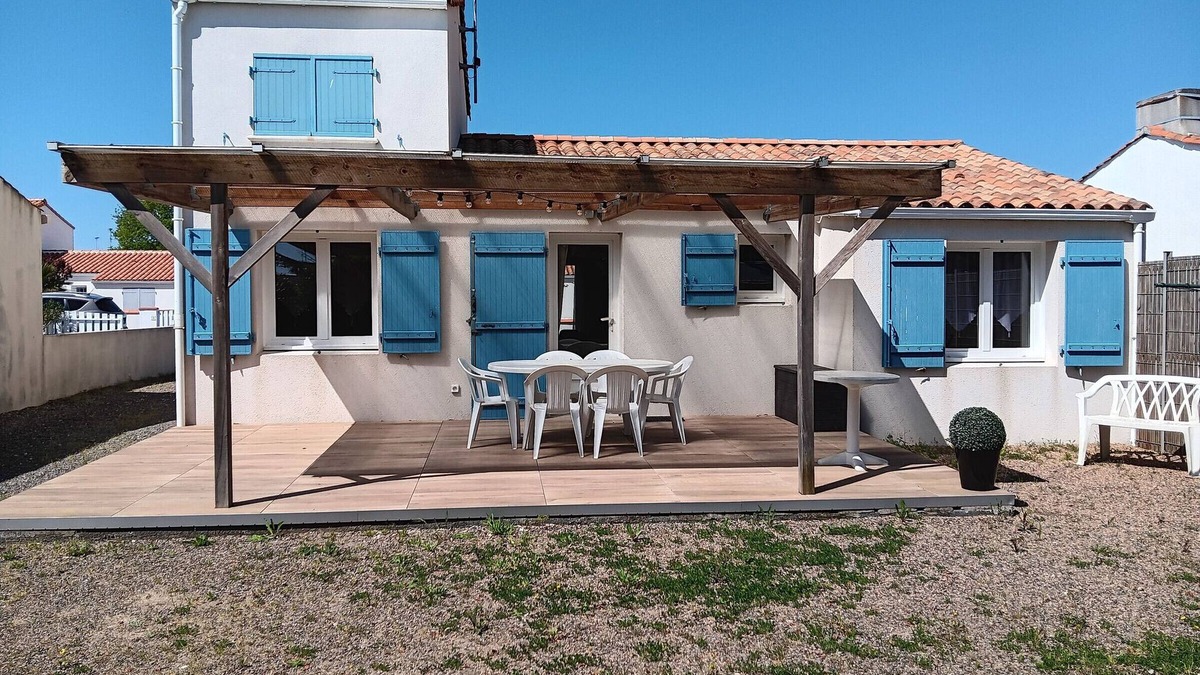 La Faute-sur-Mer House | Charming Pet-Friendly Holiday Home with Garden, Near Beach and Shops