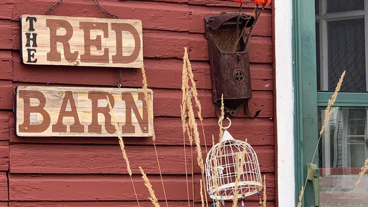 Stevensville House | Charming pet friendly renovated barn with backyard, in Stevensville
