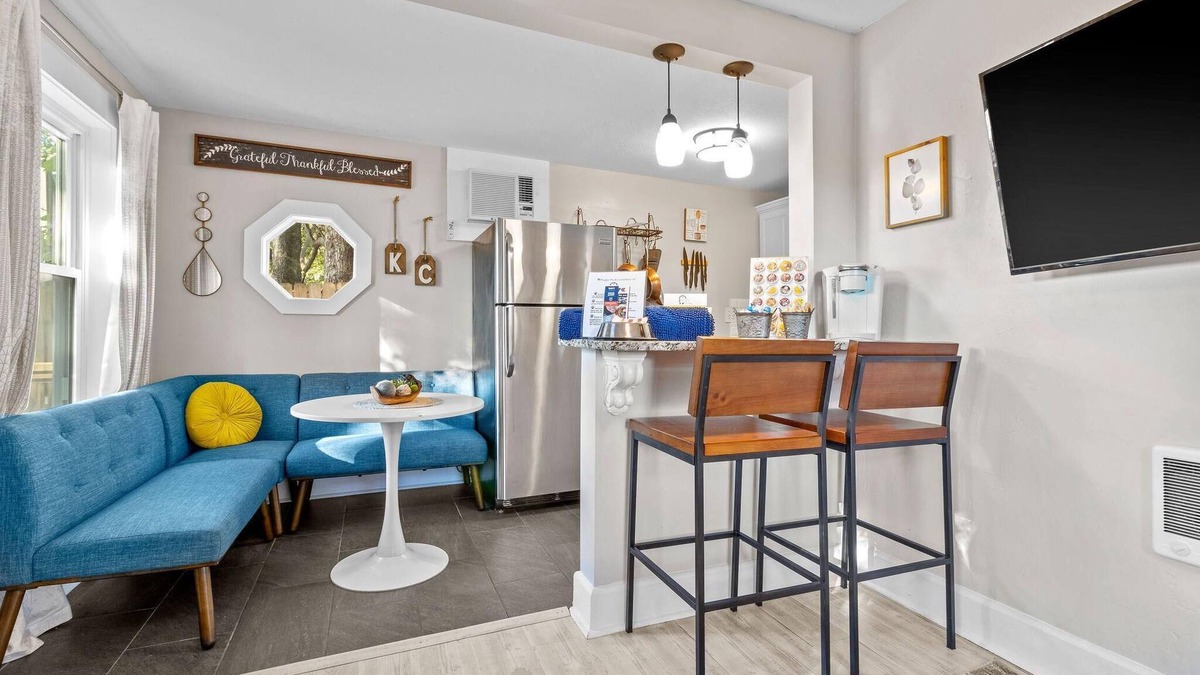 South Hyde Park Apartment | Charming Pet Friendly Retreat!