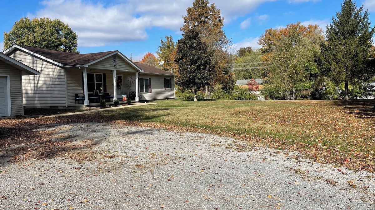 Energy House | Charming pet friendly 3-bedroom 2 Bath house with WiFi, AC in fabulous Energy.