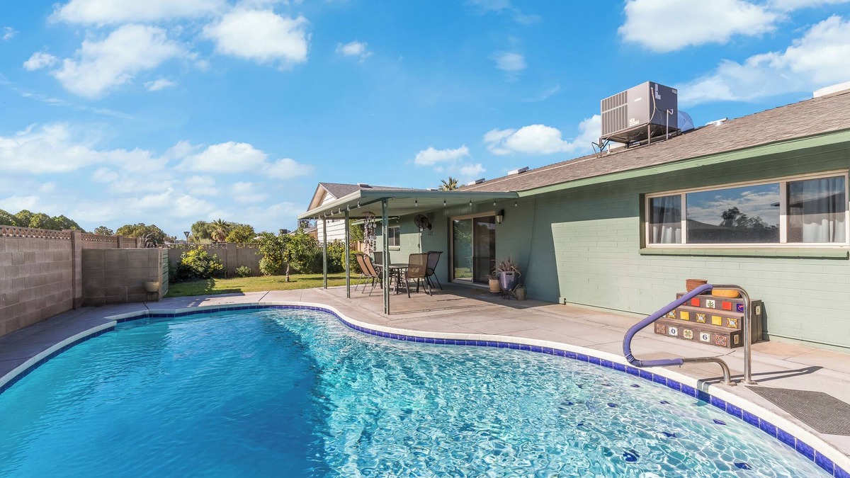 North Mountain House | Charming, pet friendly 3-bedroom house with pool, AC & garage, in sunny Phoenix