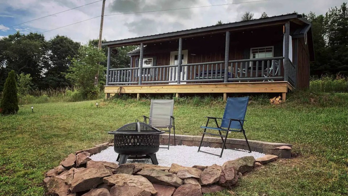 Ringtown Cabin | Charming Pet-Friendly Log Cabin Rental for Relaxing Getaways in Ringtown, Pennsylvania