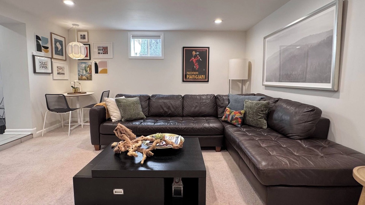 Fort Totten Bed & Breakfast | Charming Petworth Retreat - near metro, free parking included