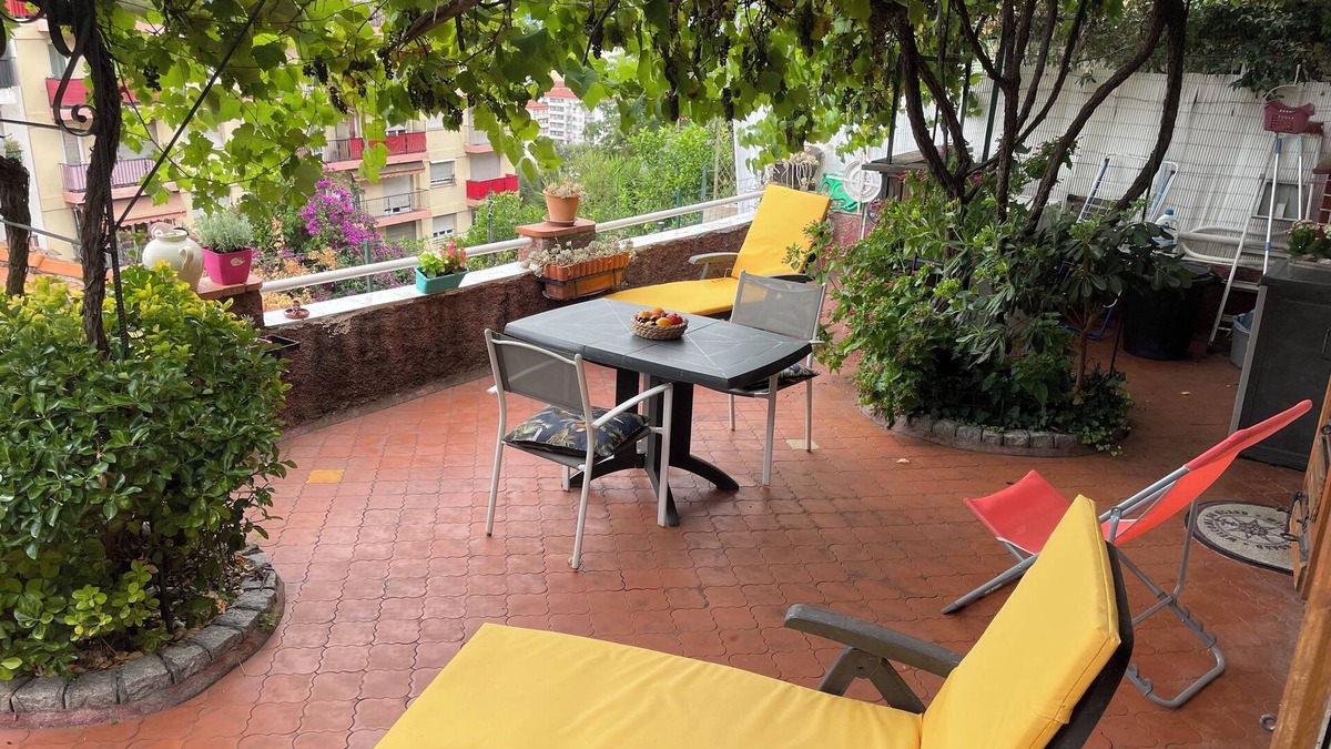 Mont Boron Apartment | Charming place to live, vast terrace sheltered by vines, view of Baie des Anges