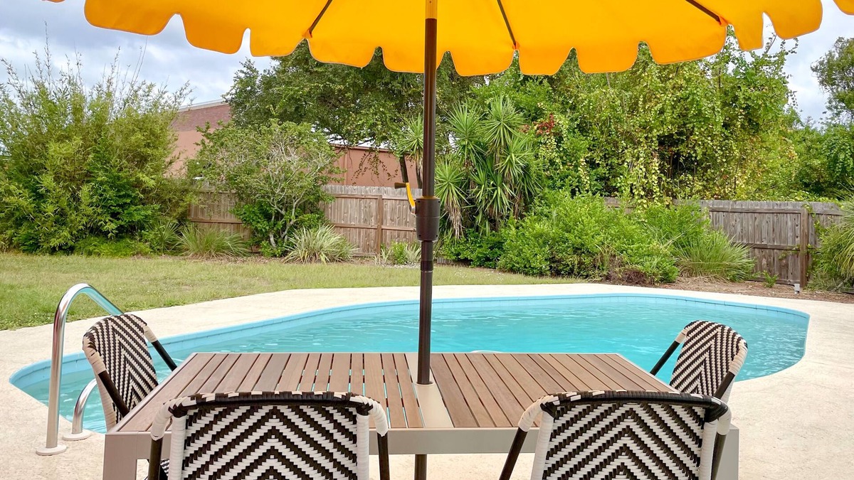 Largo House | Charming Pool Home - Mins Drive to Beach