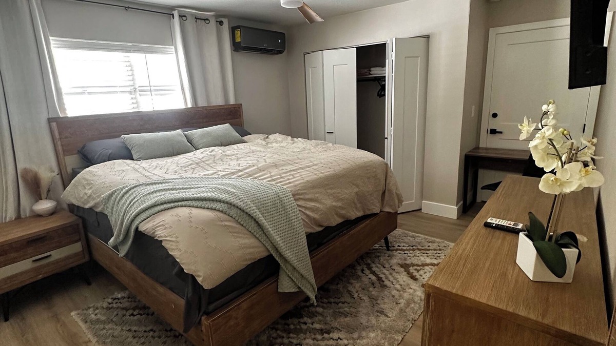 Port Orange Apartment | Charming poolside apartment in Port Orange