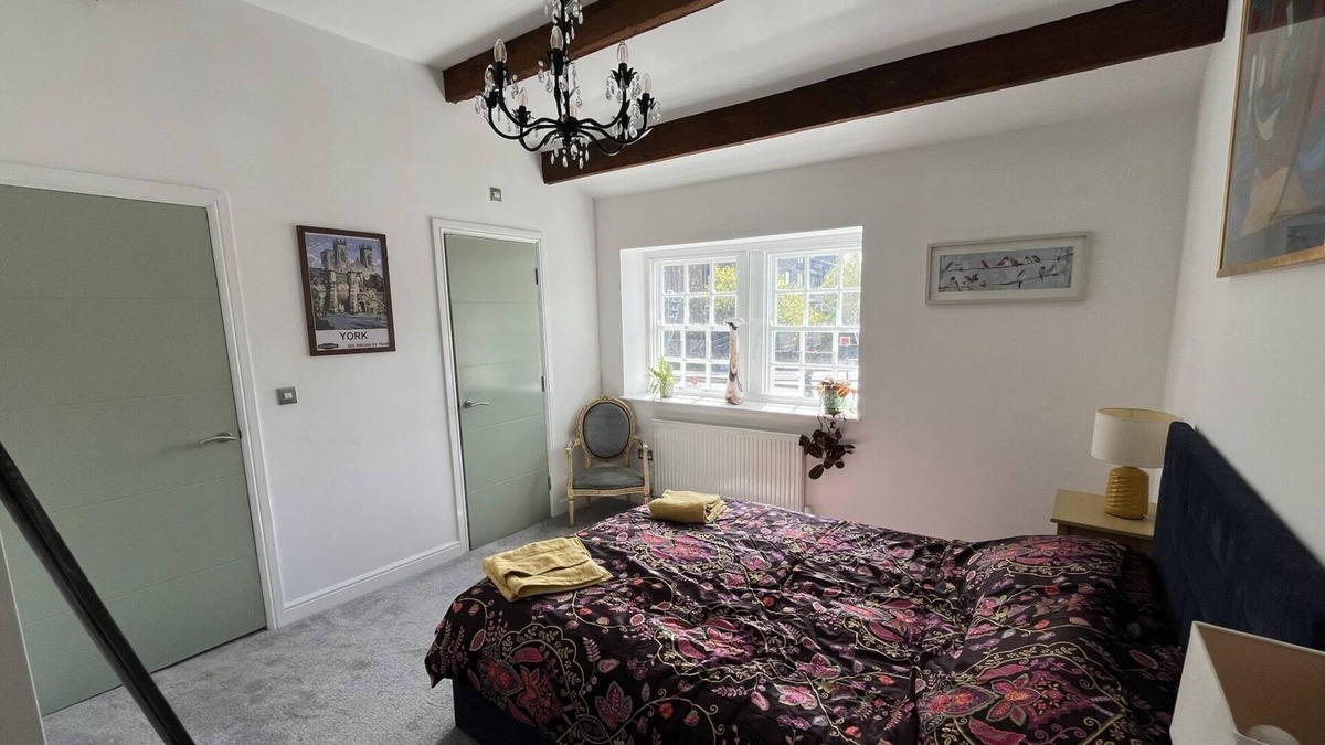 Horsforth House | Charming pottery barn conversion 2 mins from Horsforth train station.
