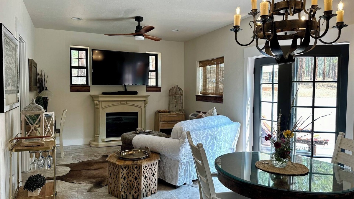 Stevensville Cottage | Charming private 1bdrm New pet friendly Cottage nestled in Stevensville/5 acres