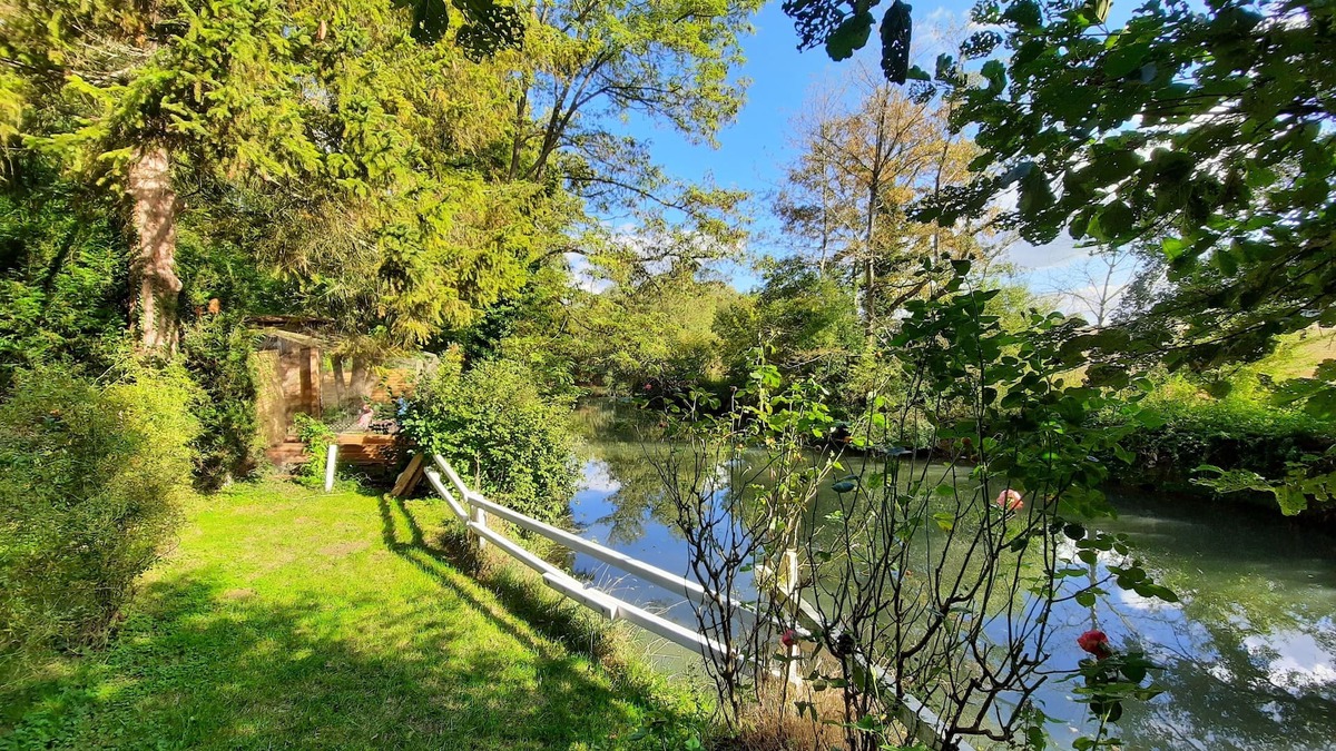 Guerard House | Charming private hostel, quiet, close to local poles of attraction