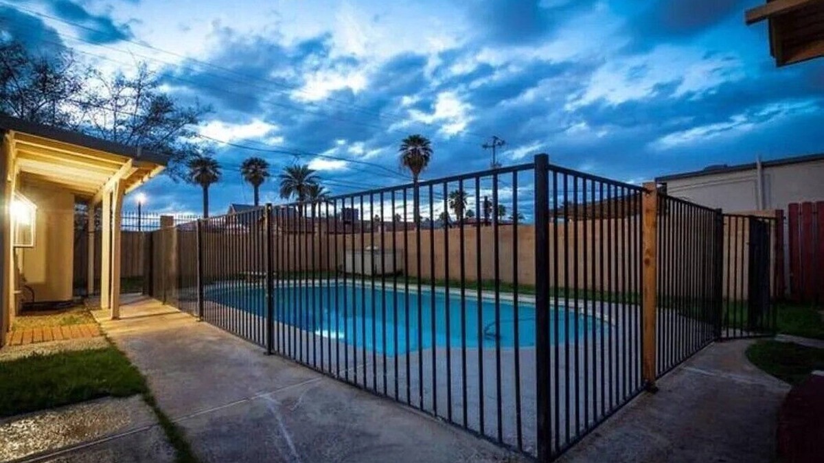 Governmental Mall Apartment | Charming private stand alone unit with AC in sunny Phoenix