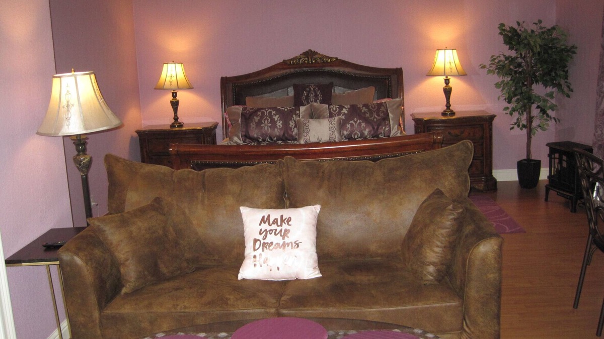 Citrus Heights Apartment | Charming Private Very Romantic Studio. Pool access.