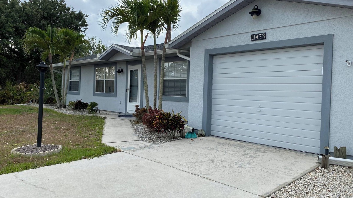 Rotonda Lakes House | Charming private house, situated close to 5 most beautiful beaches, Englewood FL